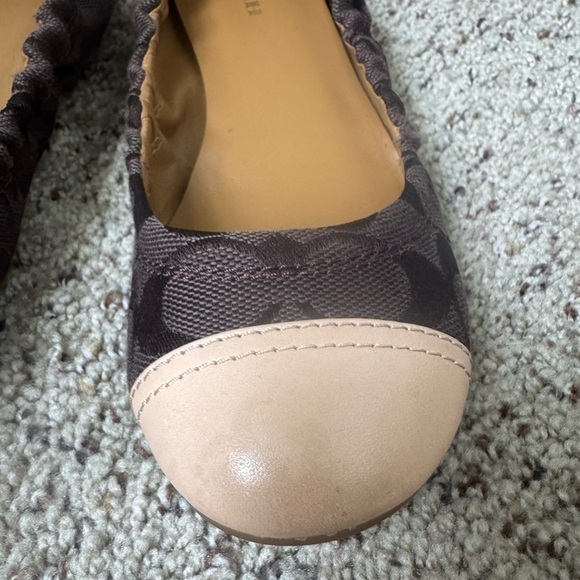 Coach flats for sale - Picture 3 of 16